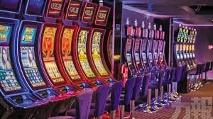 th777 login mobile app interface showing casino games on a Filipino player's smartphone